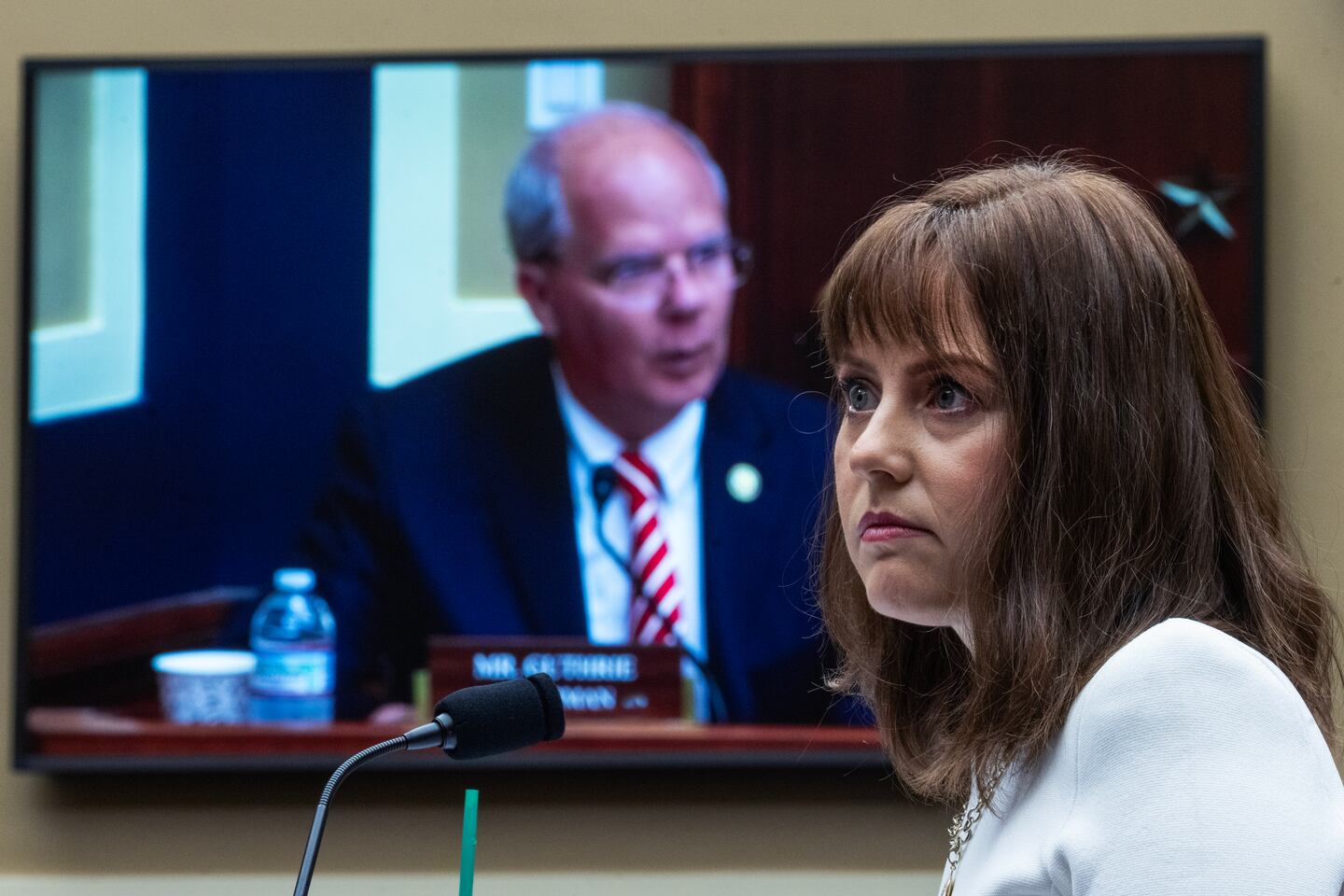 Feds target school internet subsidies in ed-tech backlash even as Trump touts AI