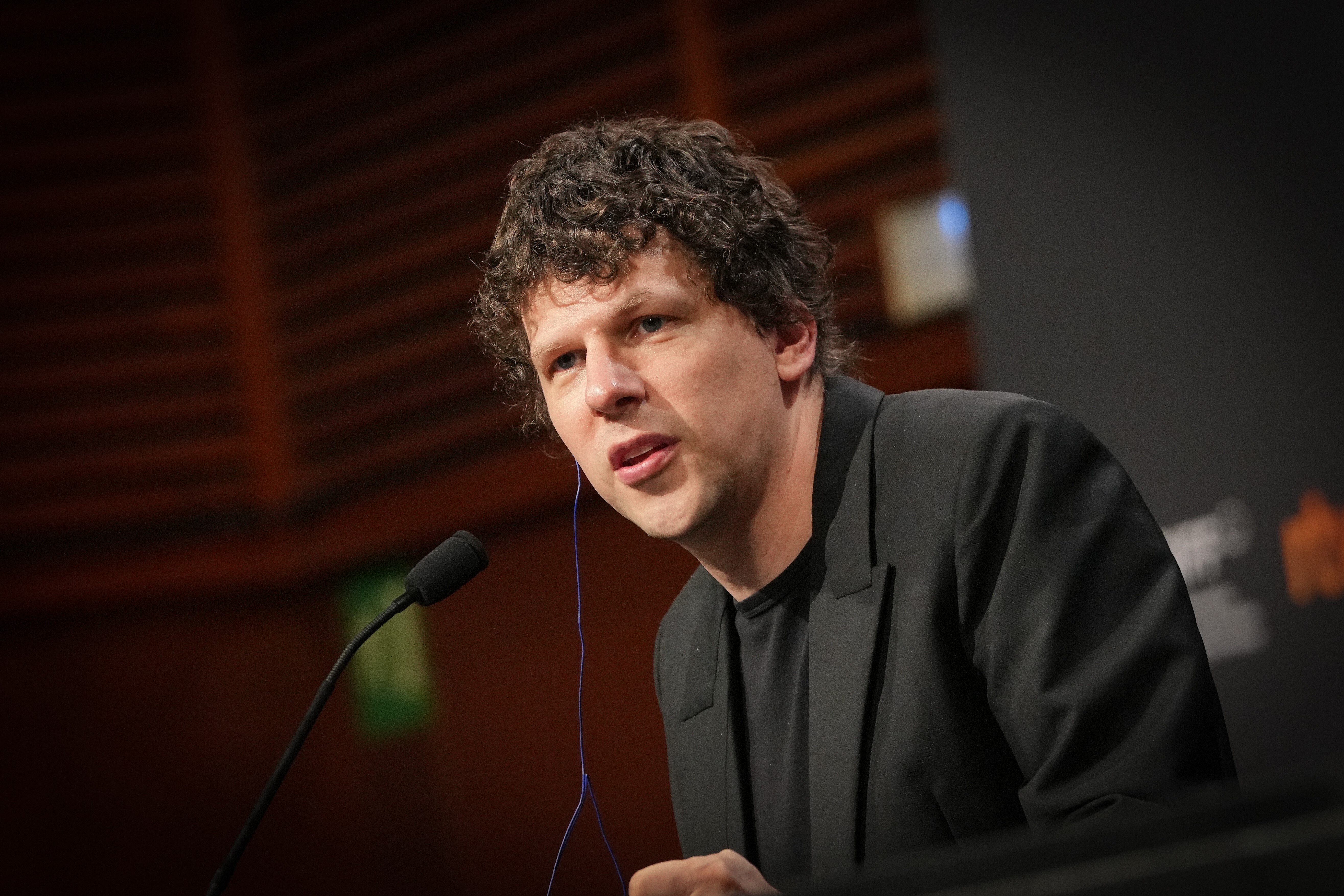 Jesse Eisenberg on ‘The Debut’ and How Community Theater Saved Him as a ‘Shy’ Child Who Was ‘Made Fun of in School’: ‘Suddenly Everyone Was So Nice’