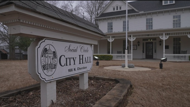Social Circle plans to appeal after its decertification as "qualified local government" by DCA
