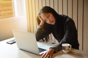 Survey: 1 in 4 Americans are anxious about AI. Here’s what therapists say actually helps