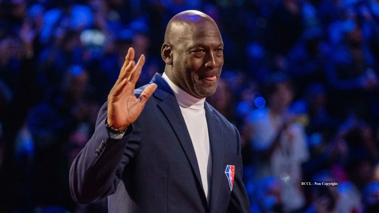 Michael Jordan 1995 autograph baseball card sells for $625,250