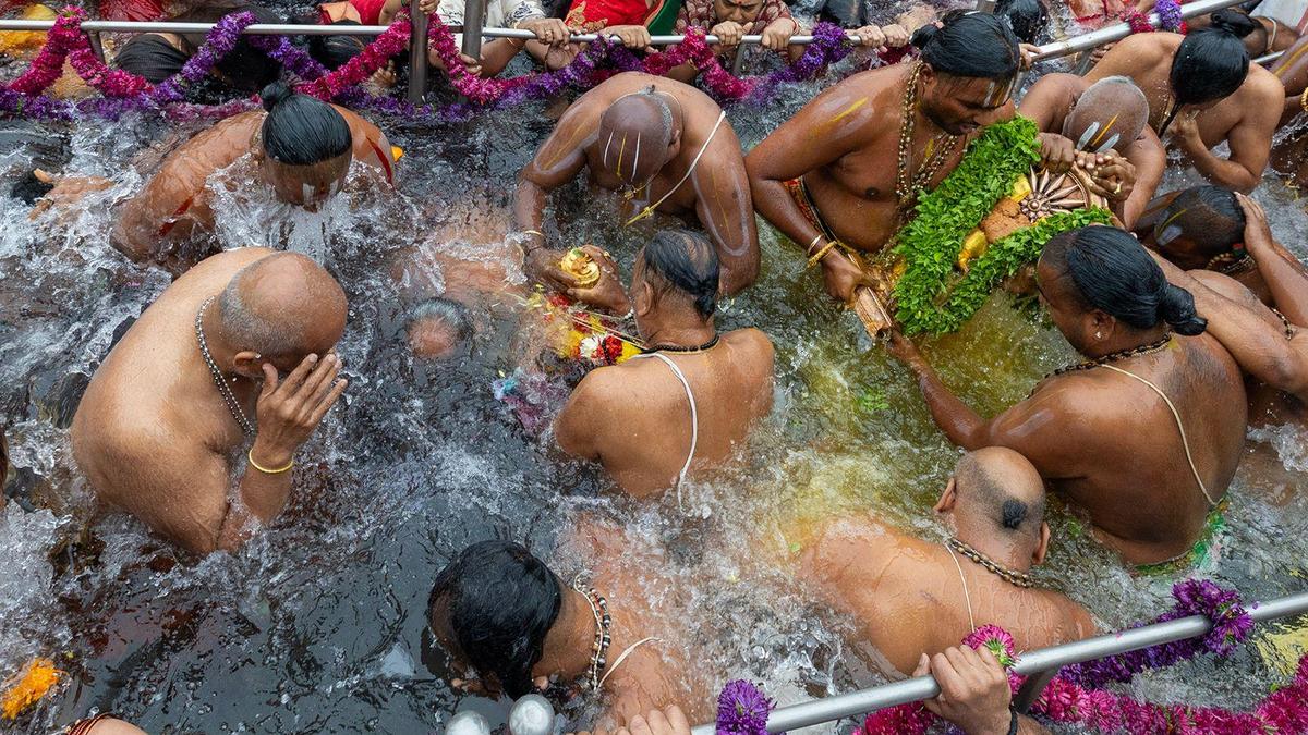 ‘Chakrasnanam’ marks culmination of Tirumala Brahmotsavams