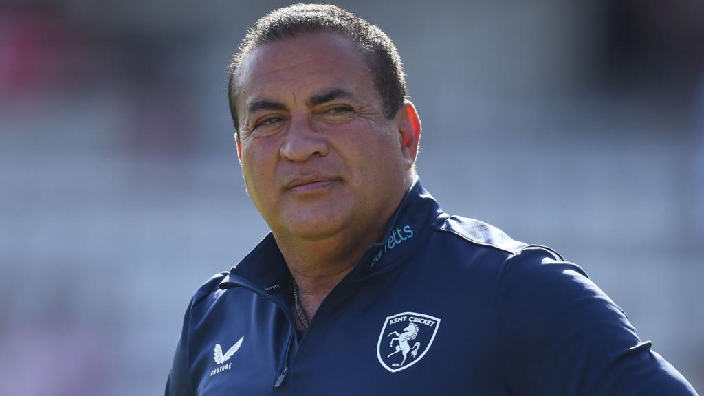 I questioned if coaching was right for me - Hollioake
