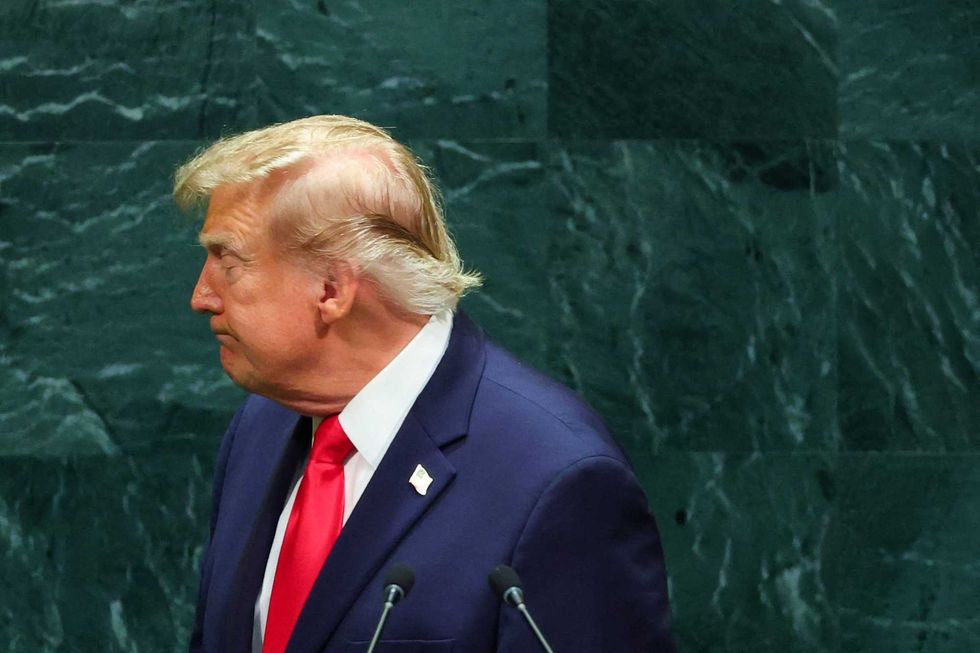 Expert spots 'very alarming' Trump body twitches during UN address: 'This looks different'