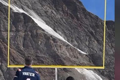 Watch: Adam Vinatieri kicks a field goal at 11,317 feet to set world record