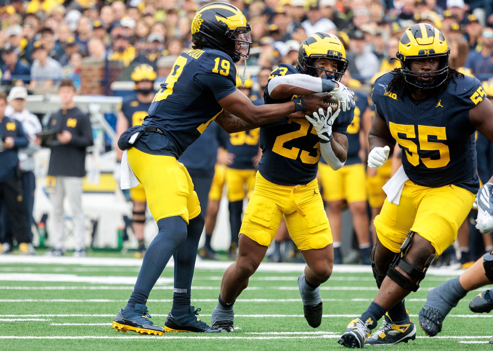 Michigan zeros in on fumbles as QB Bryce Underwood’s plate slowly expands