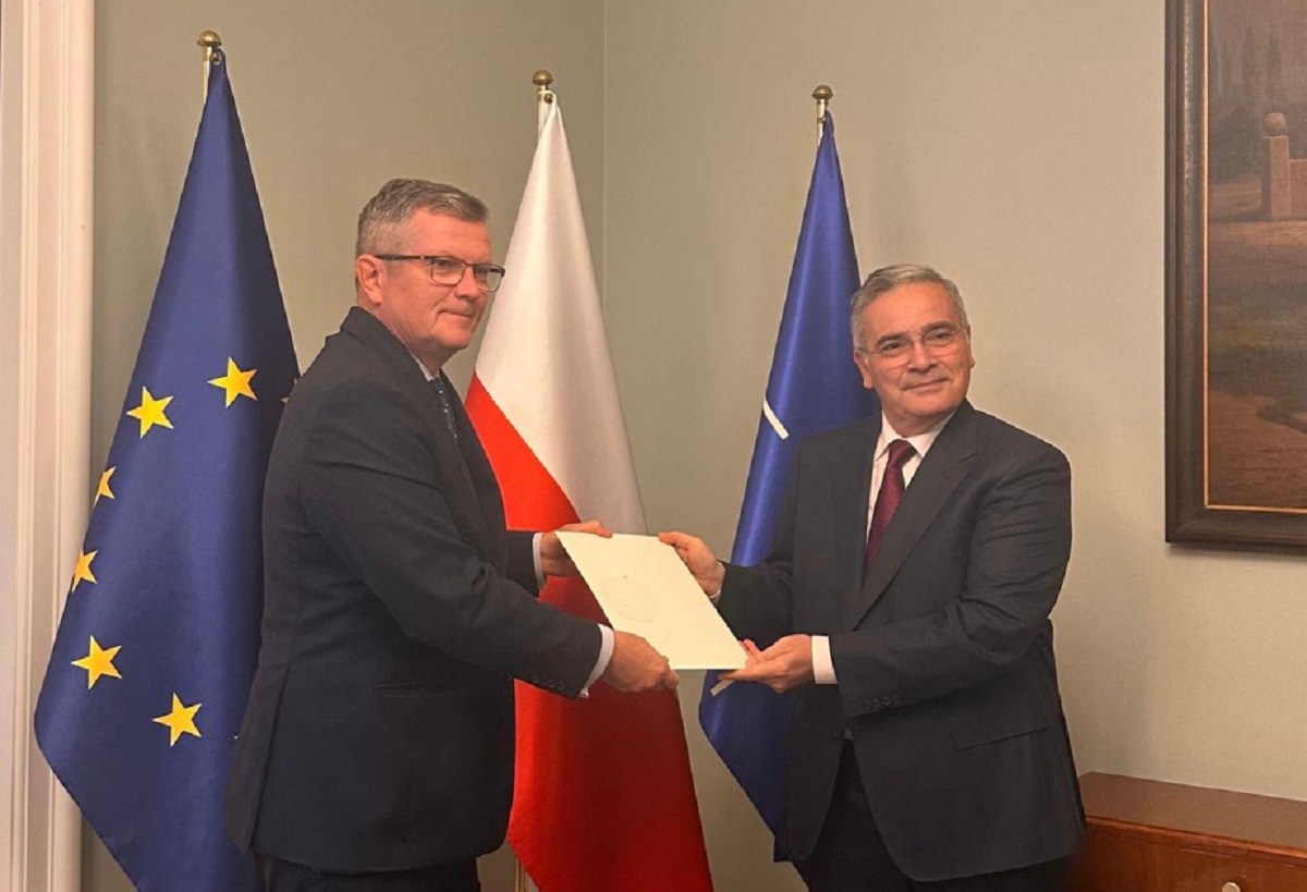 Azerbaijani ambassador presents copy of credentials to Polish Foreign Ministry Secretary of State