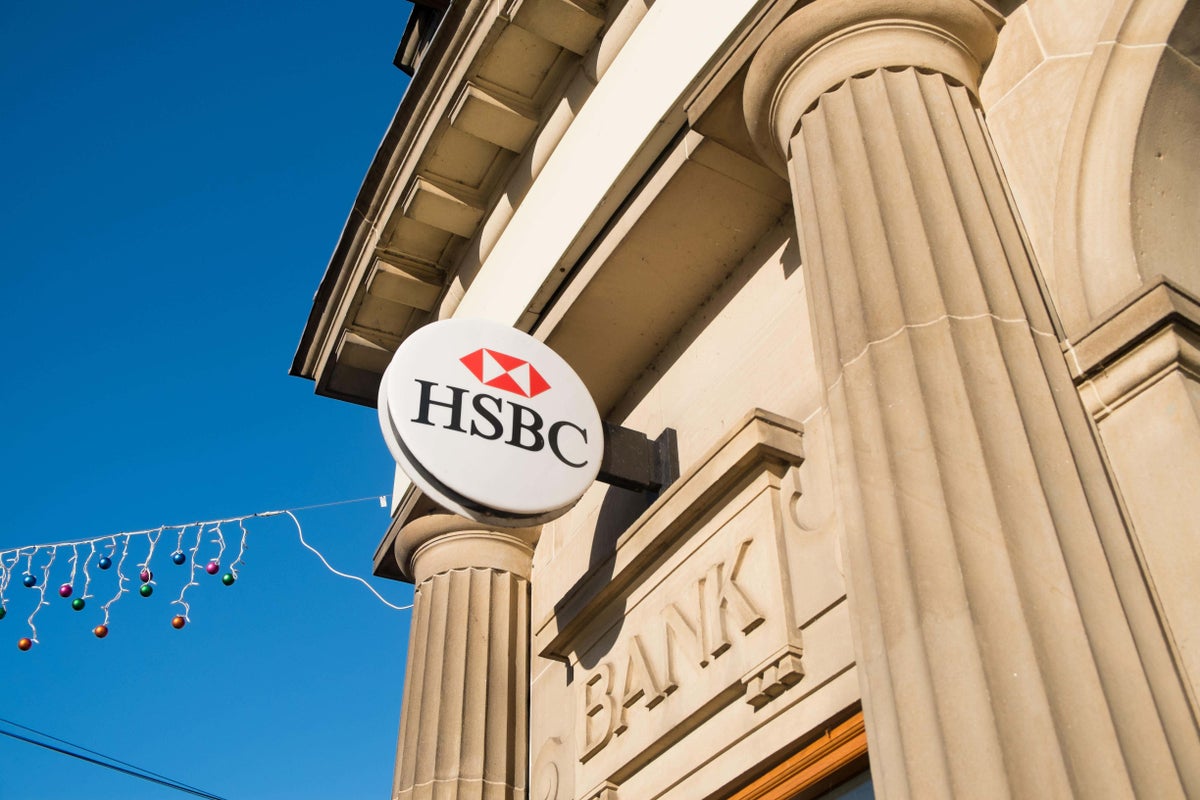 HSBC targets younger workers with entry-level hiring drive