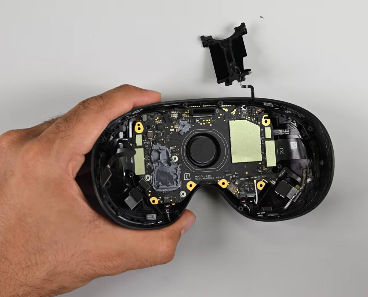 iFixit Tears Down Steam Frame and Confirms Replacement Parts Incoming