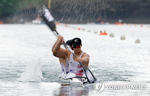 (Asiad) S. Korea wins gold in men's kayak four-person 500m racing at Asian Games