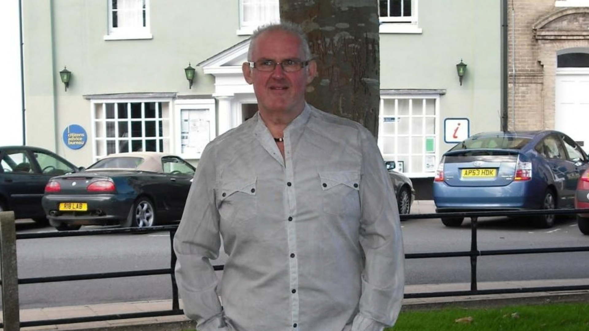 Former mayor collapses and dies just moments after giving speech at 'Britain's craziest council'