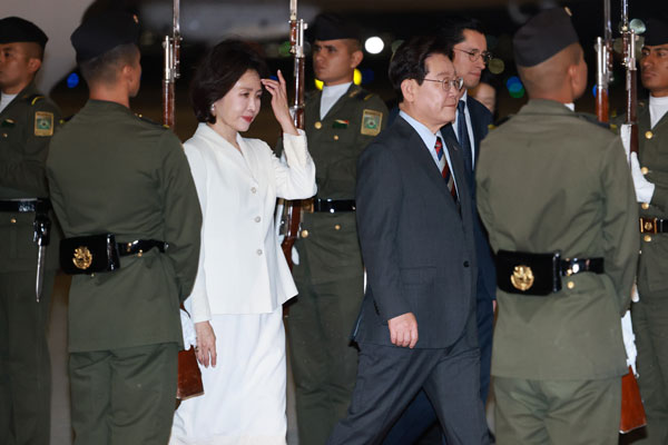 Lee Arrives in Mexico After Attending UN General Assembly in New York