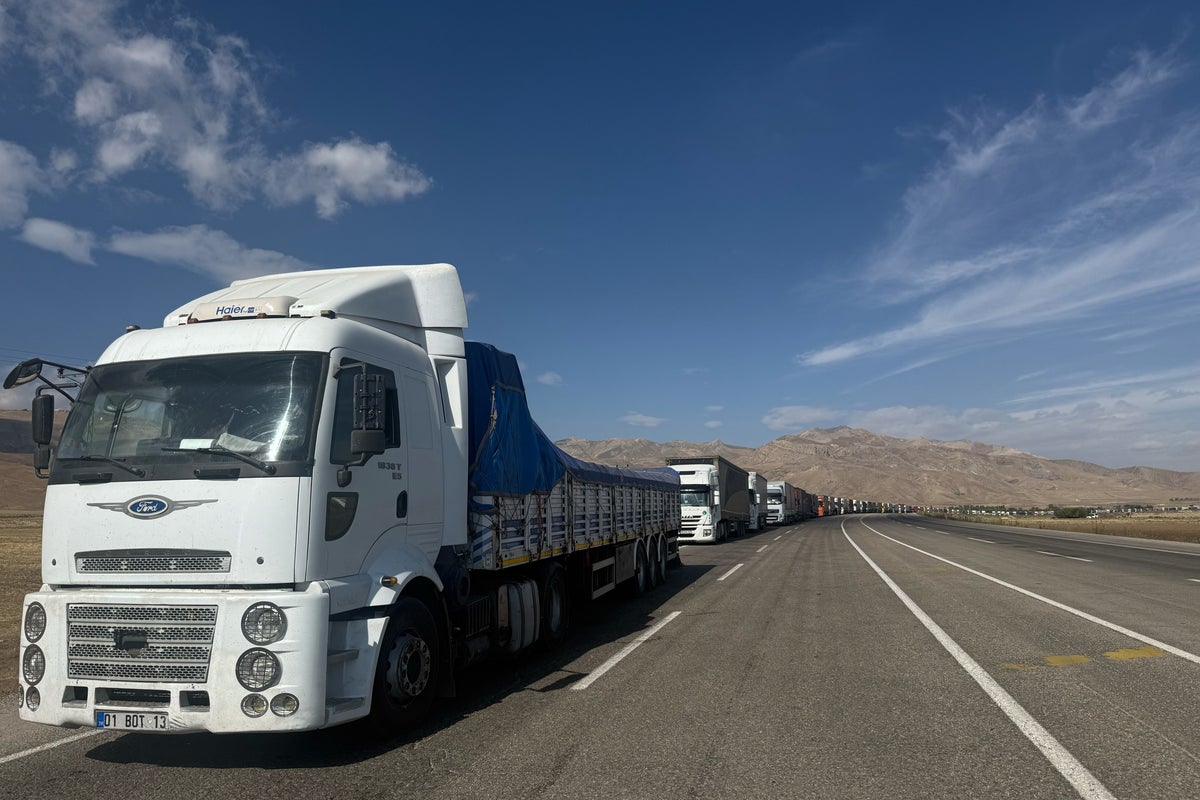 Hundreds of trucks jam Turkey-Iran border crossing as US blockade pushes trade overland
