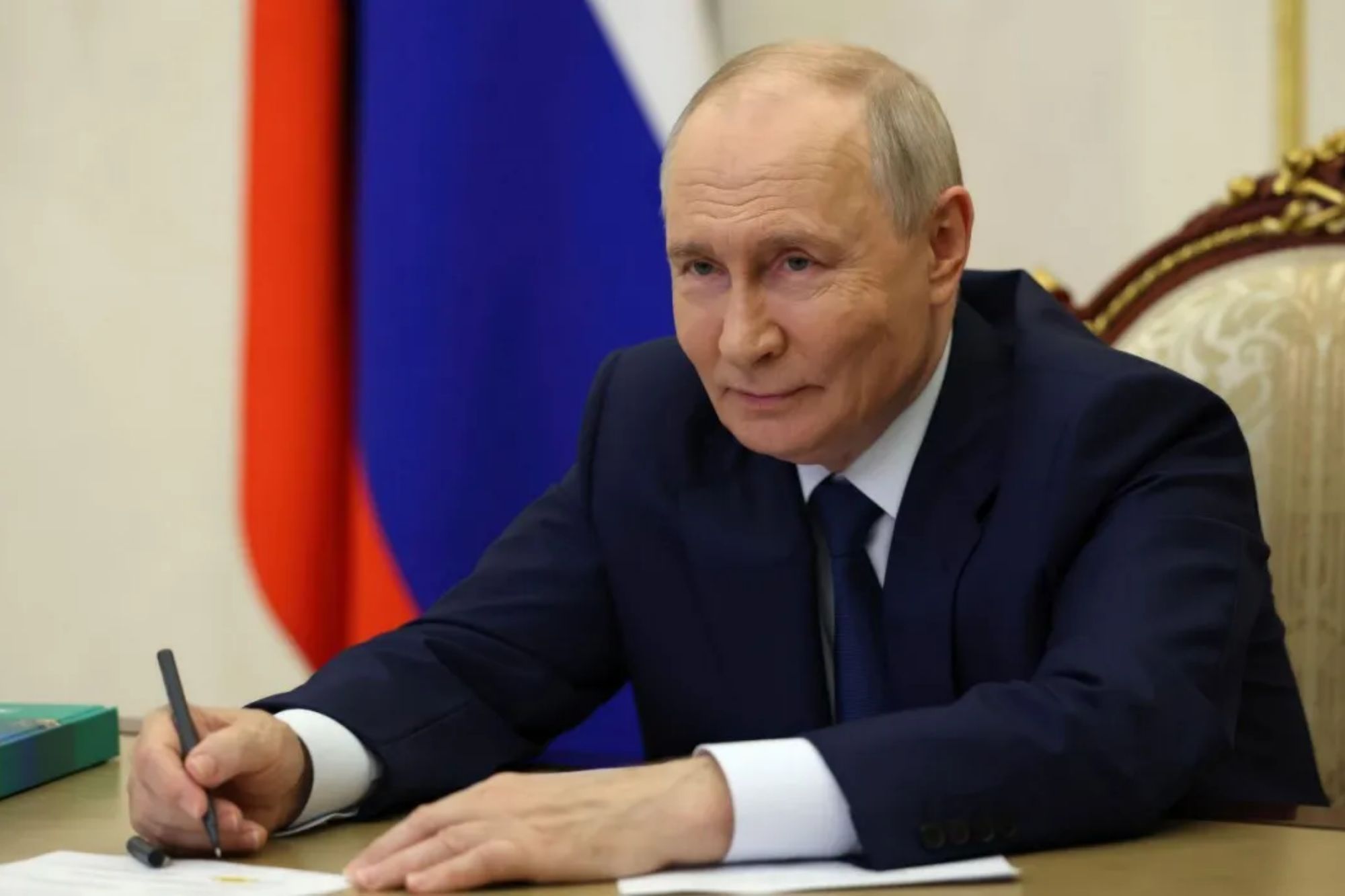 Putin ‘plotting drone strikes on tourist hotspots in Europe’ after secret CIA intelligence trip to Moscow