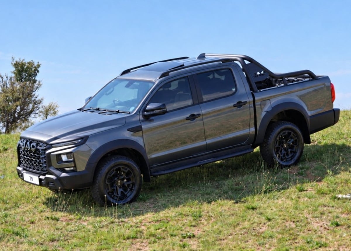 JAC goes dark on T9 bakkie with new Black Edition