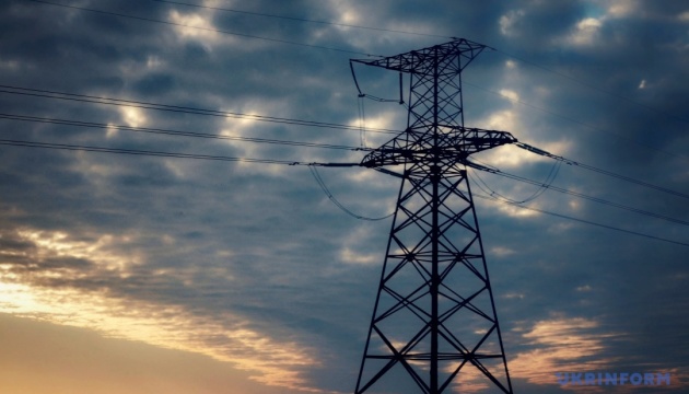 Bad weather leaves consumers without power in more than 600 settlements – Ukrenergo
