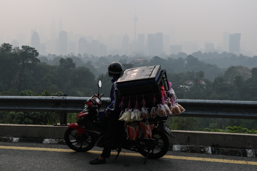 Air quality dips in Sarawak with nine areas unhealthy, Melaka also affected