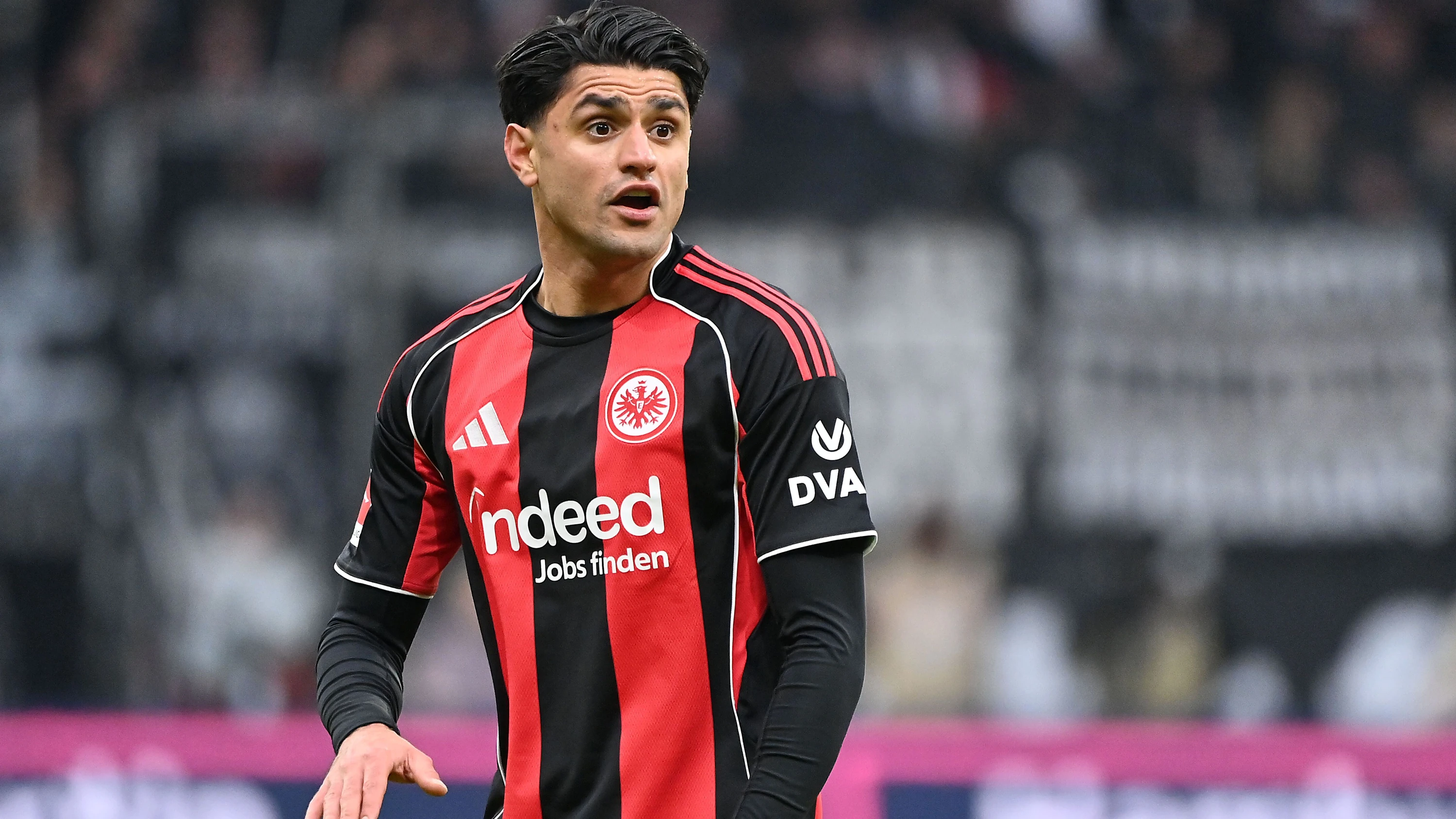 Fußball-Transferticker: Zweimaliger Nationalspieler wechselt nach Dubai