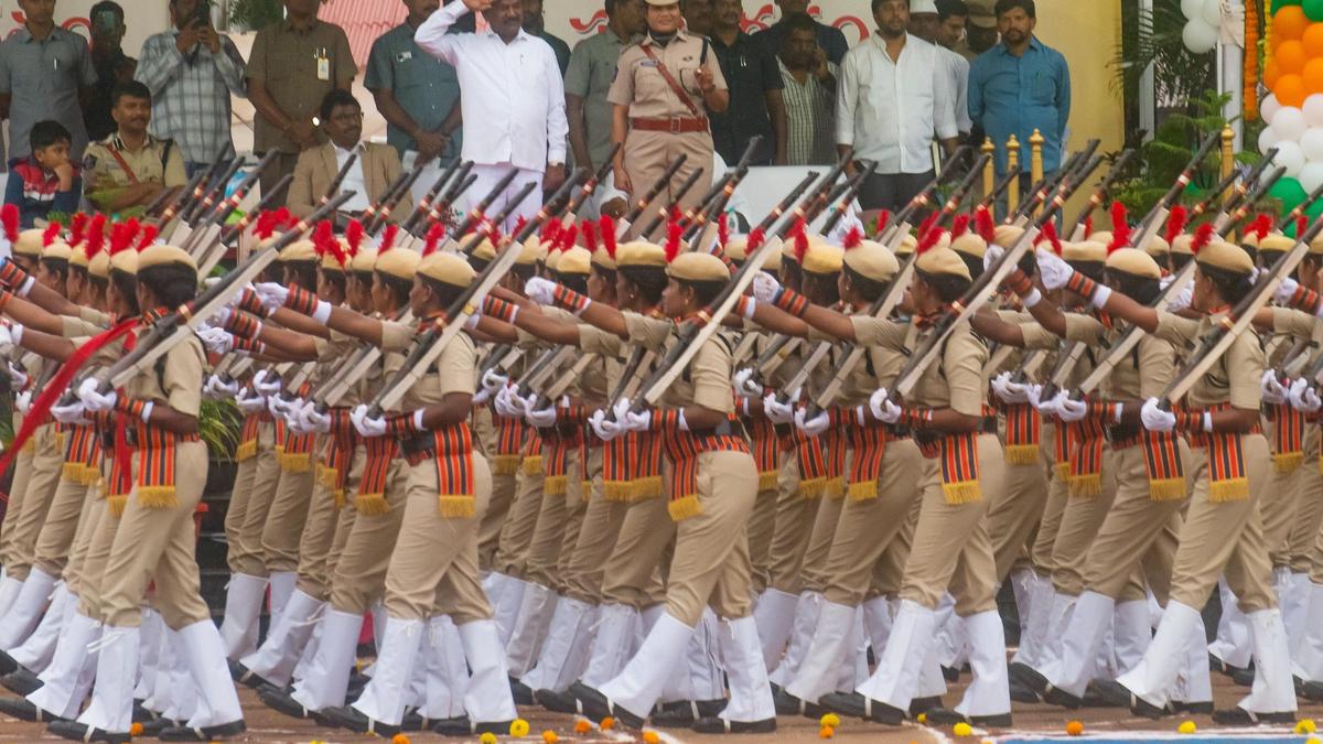 Minister urges women constables to stay updated on emerging crime trends