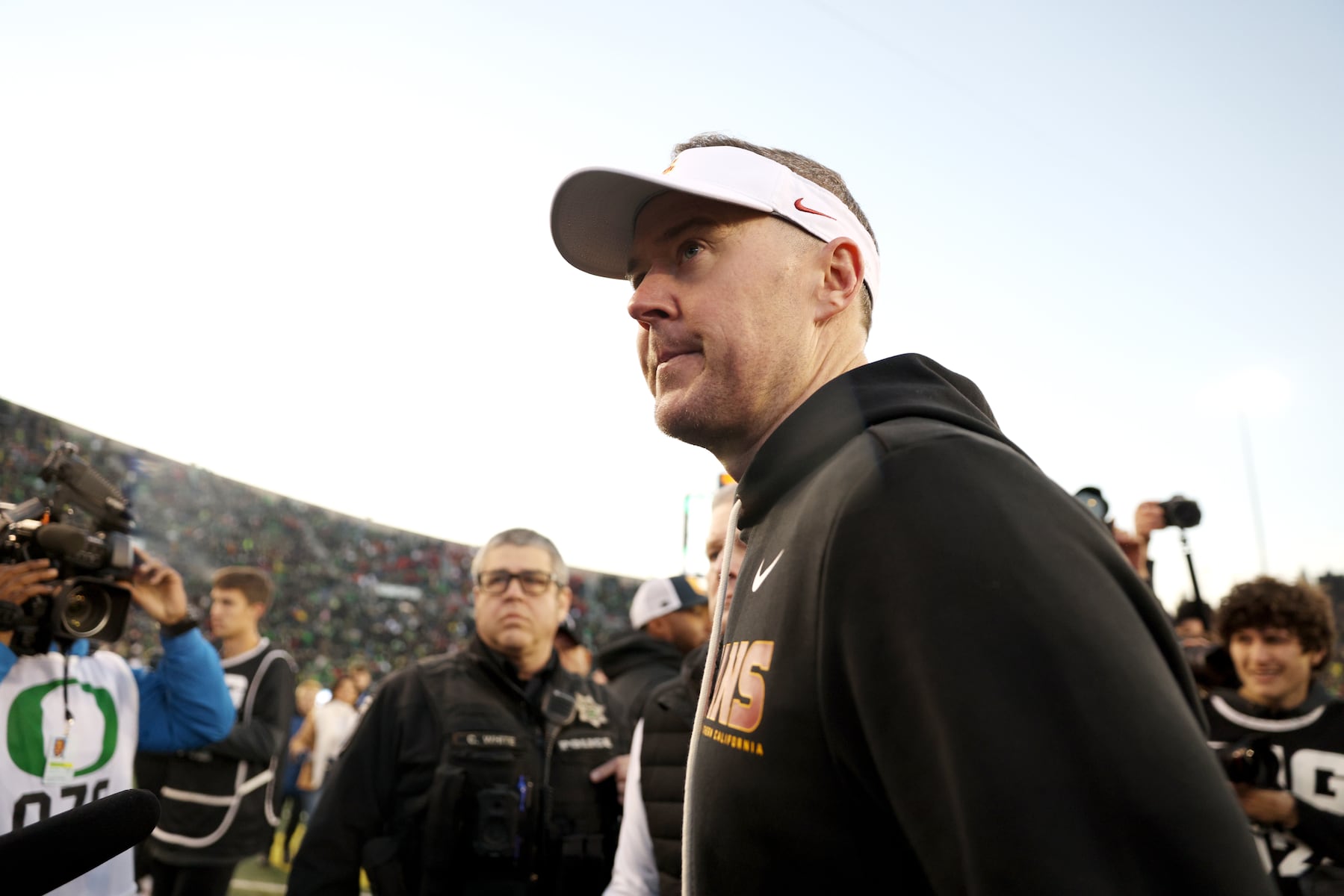 The heat is on Lincoln Riley on Saturday. Dan Lanning may have even more to lose | Bill Oram