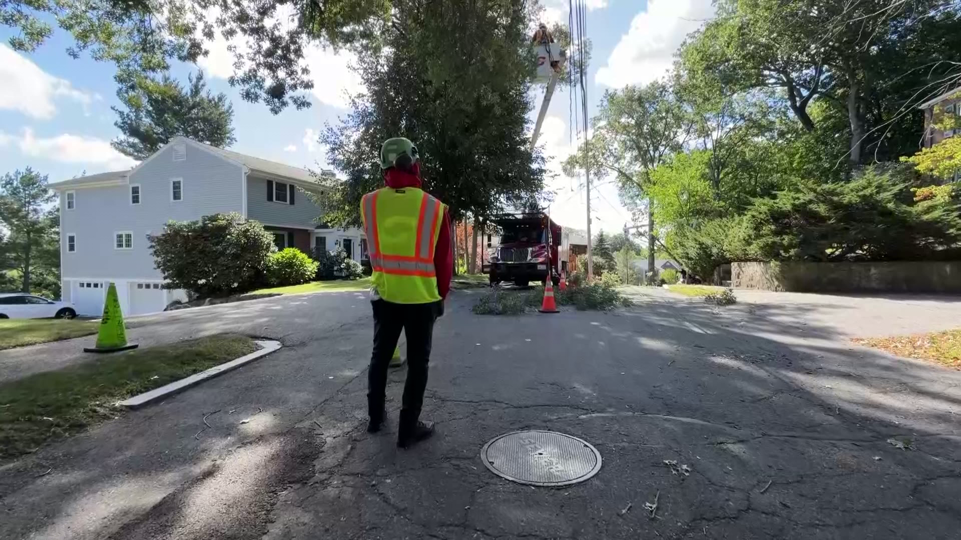 Utility crews trim trees, boost staffing ahead of nor'easter