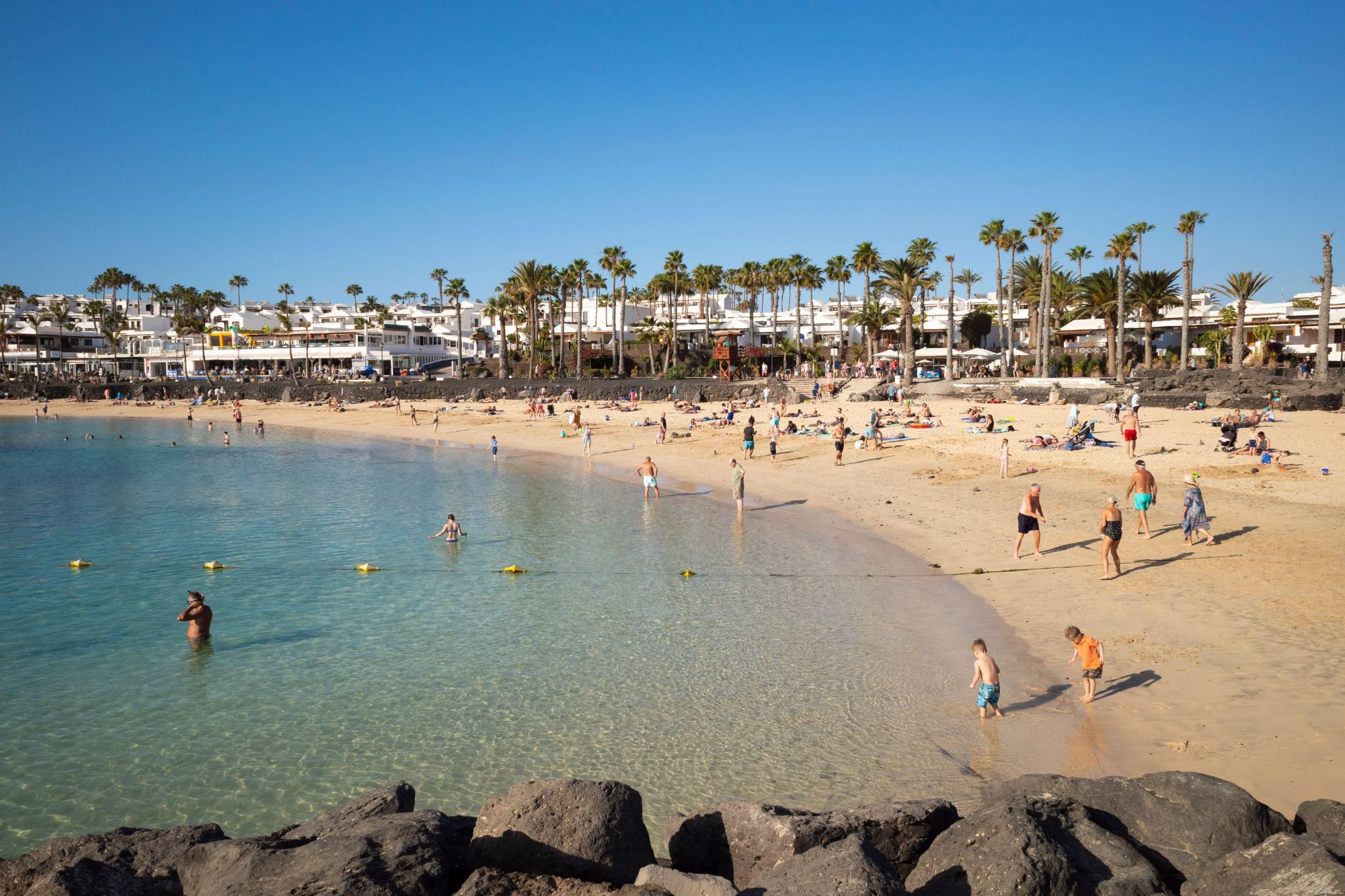Tragedy as girl, 3, on holiday with her parents in Spain drowns in swimming pool
