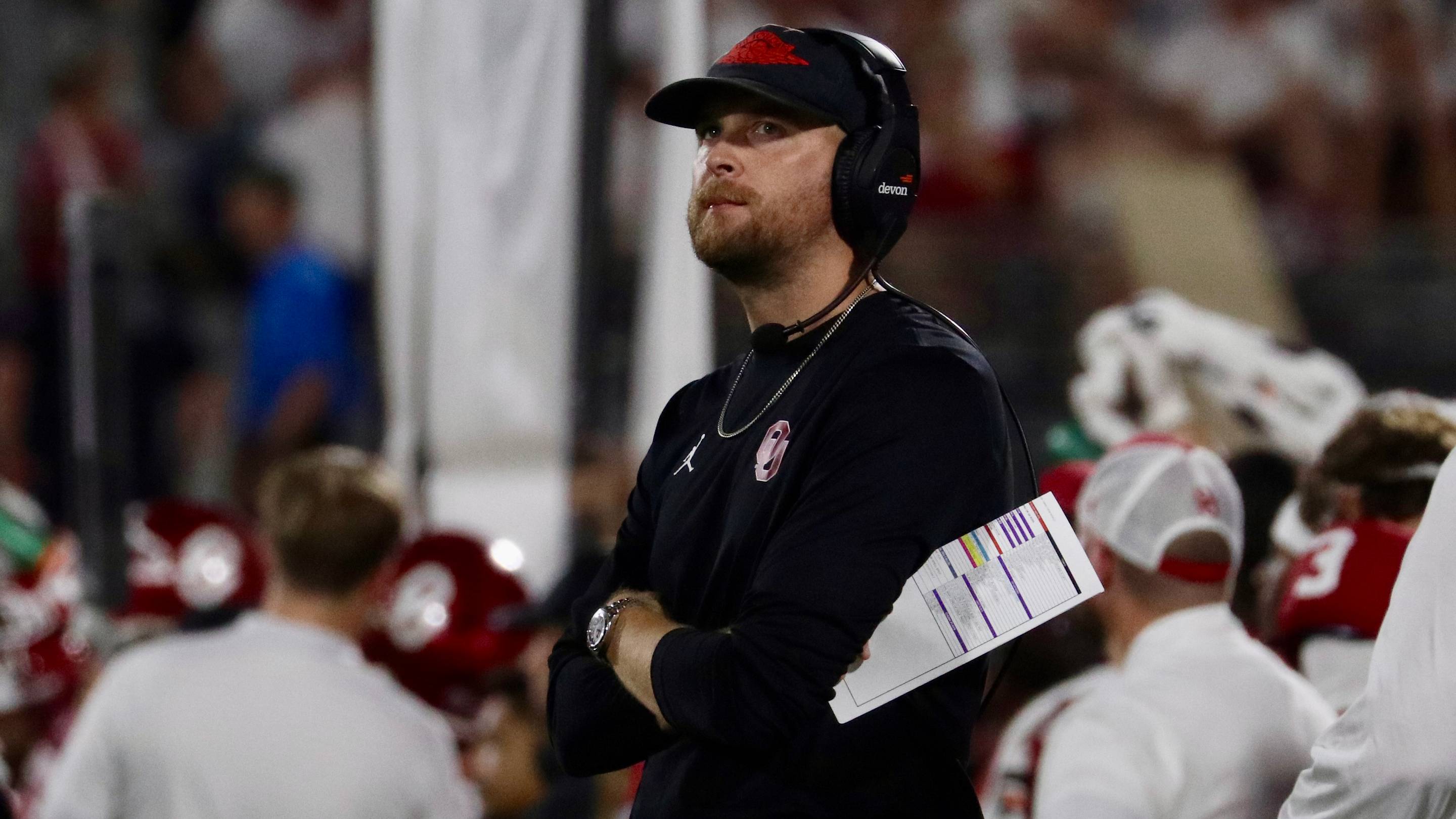 How Ben Arbuckle Plans to Keep Oklahoma's Offense Confident Despite Recent Struggles