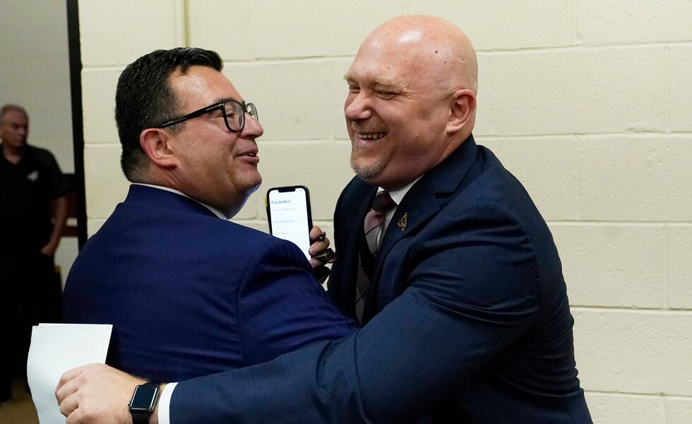 Why former Coyotes CEO believes the NHL can return to Phoenix