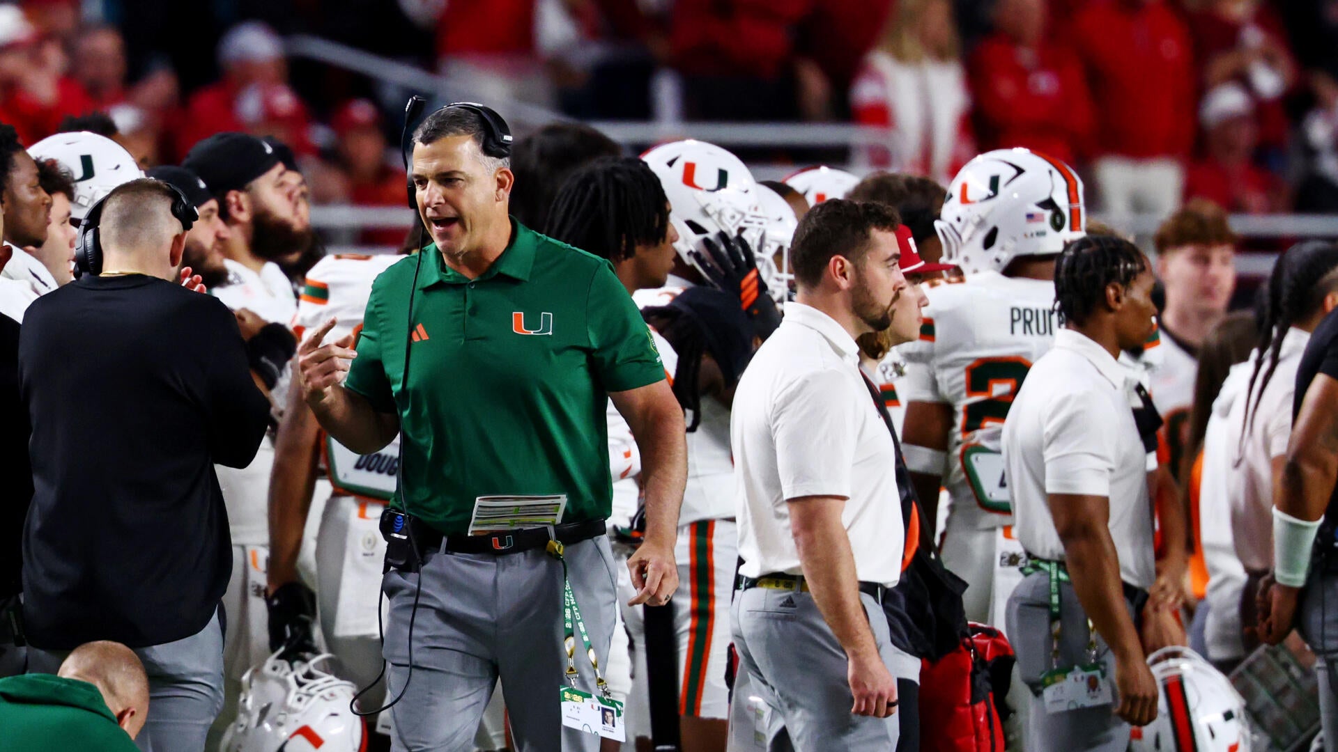 Steve Sarkisian says Trump's departure disrupted Miami's headsets in CFP title game; sources differ on timing