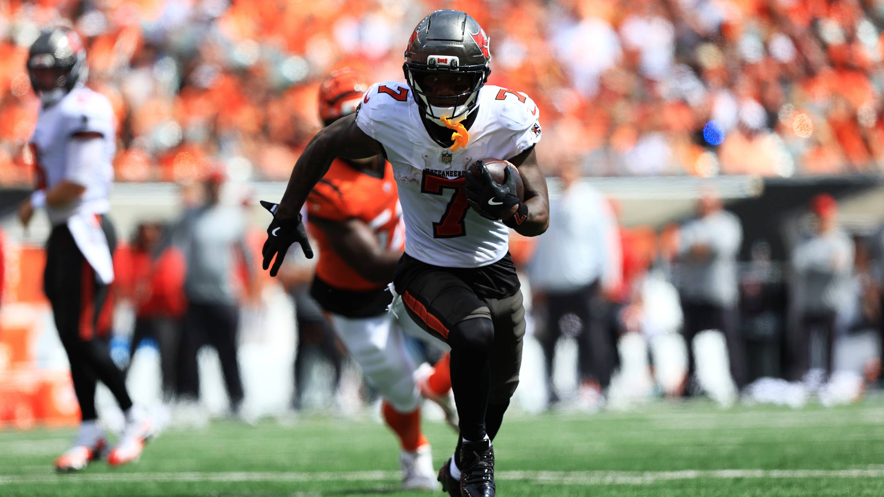 Bad News About Bucky Irving Could Revive Kenny Gainwell's Fantasy Football Value