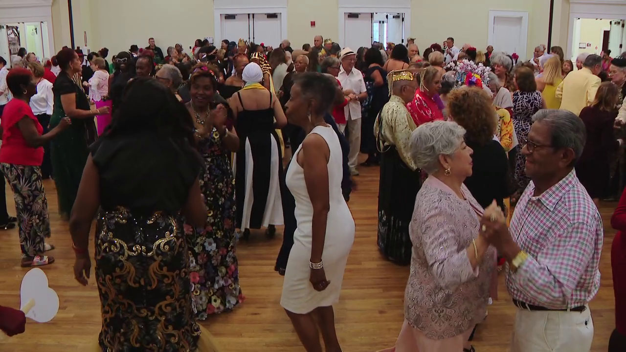 Hillsborough County seniors hit the dance floor for prom revival