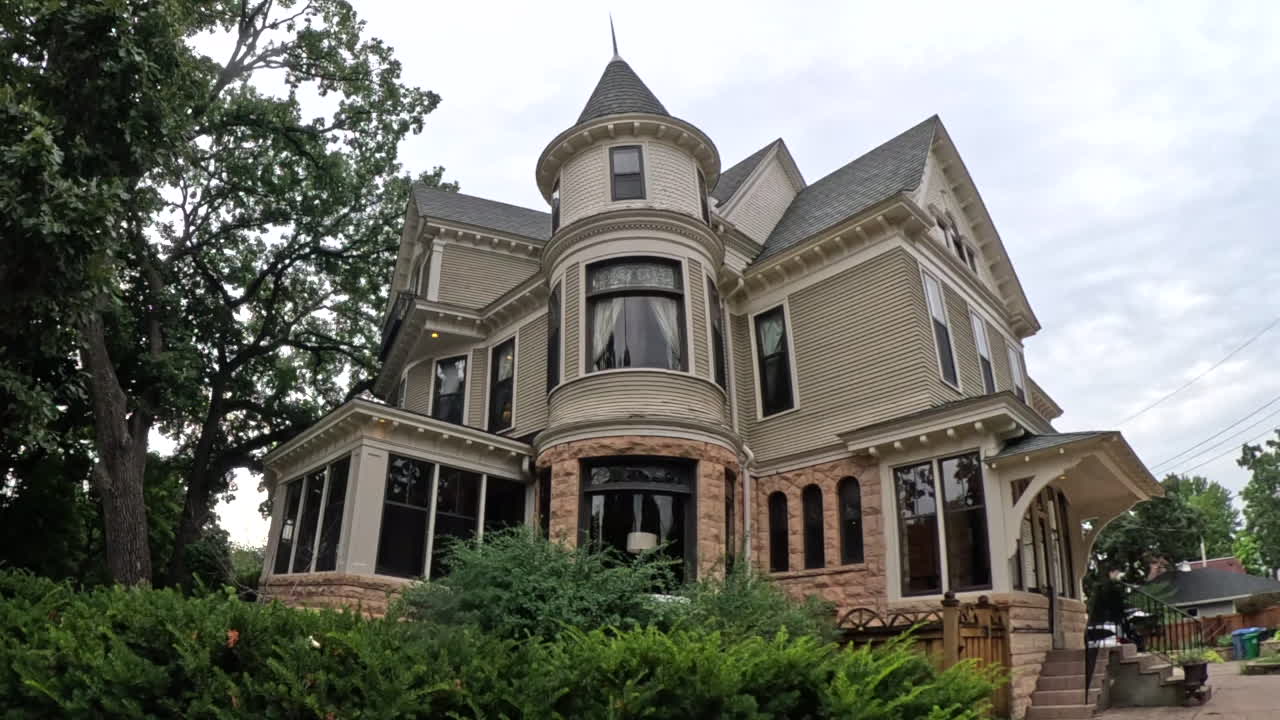 So Minnesota: Mary Tyler Moore House now available for events and rentals