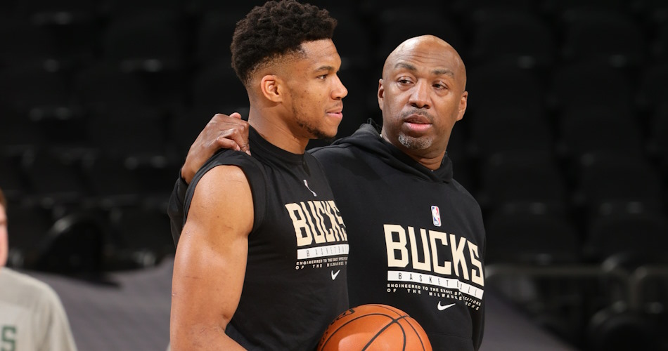 Vin Baker reunites with Giannis: “He’s like a son to me”