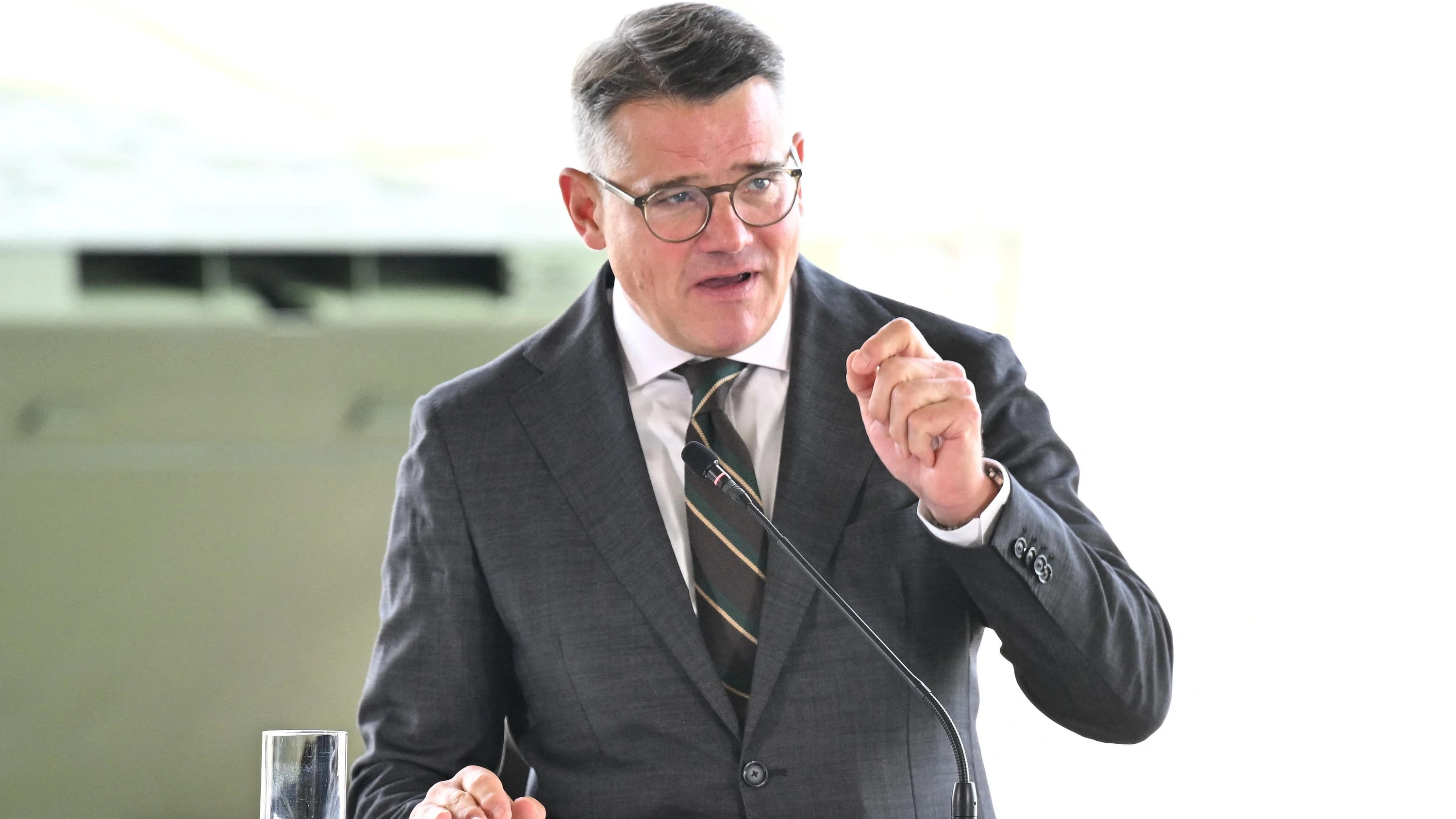 Boris Rhein: Endlich auf Augenhöhe mit den Großen