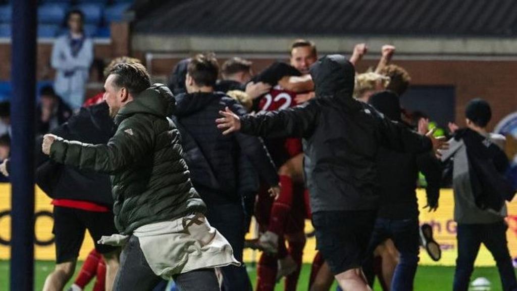 Aberdeen lose 500 semi-final tickets after pitch invasion