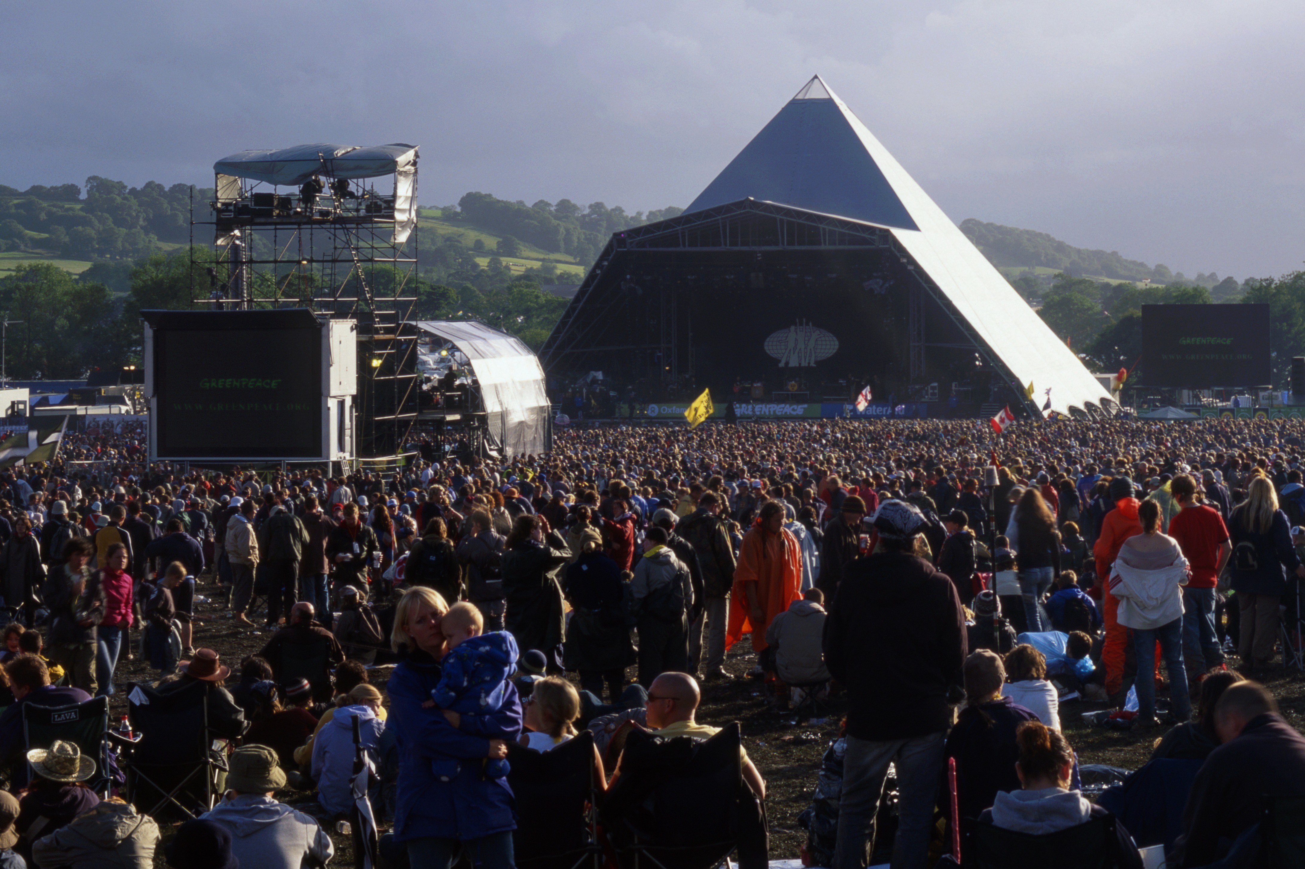 What time does Glastonbury 2027 registration close today and when are tickets on sale?