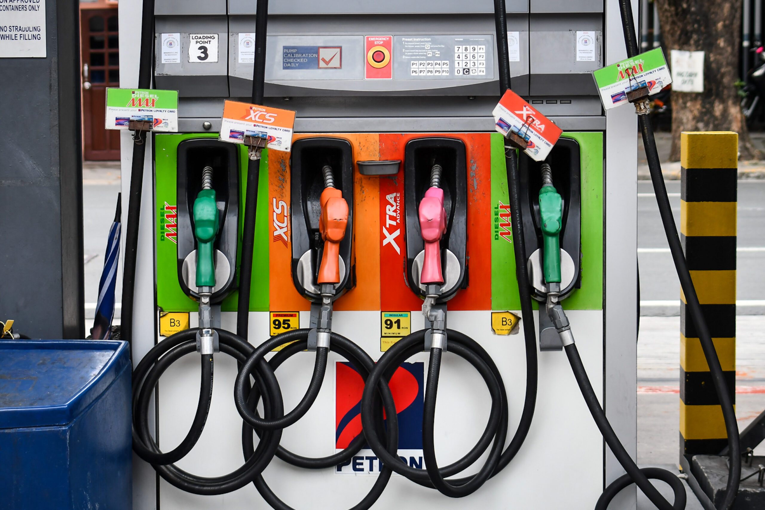 Marcos suspends excise taxes on LPG, kerosene anew