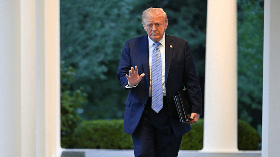 Confused Trump presses aides with puzzling question: 'Where are the cameras?'