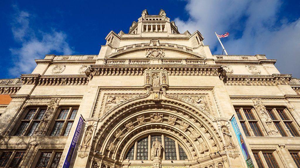 V&A workers to strike over pay and conditions