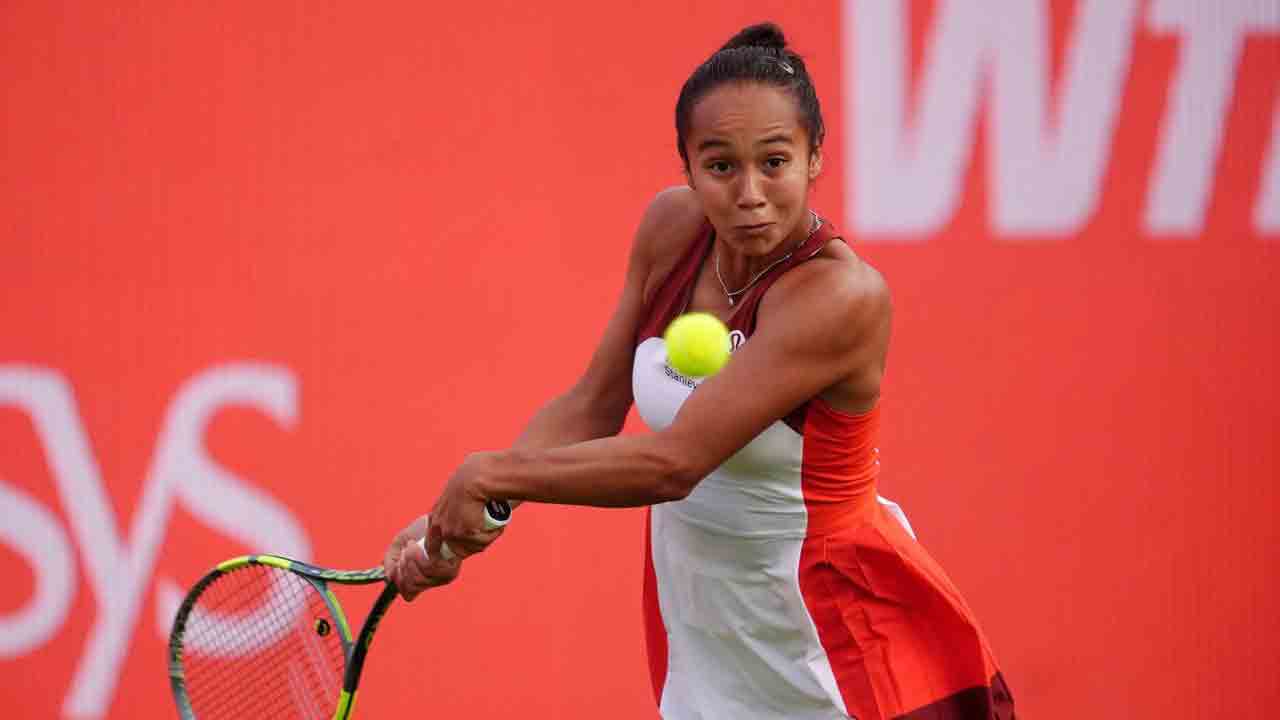 Canada’s Leylah Fernandez upsets Mirra Andreeva at Singapore Open