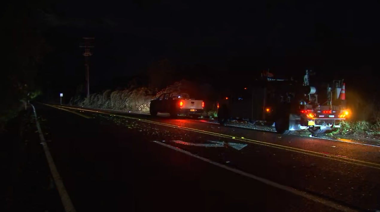 Strong winds knock out power to thousands across NW Oregon