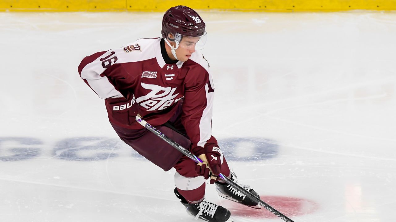 Canucks first-round pick Adam Novotny enjoys huge first game back in OHL