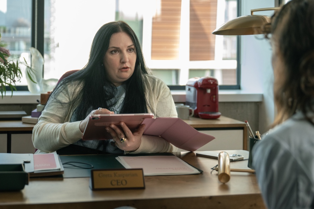 Lena Dunham is All Business in First Look at Channel 4’s A24 Drama ‘It Gets Worse’