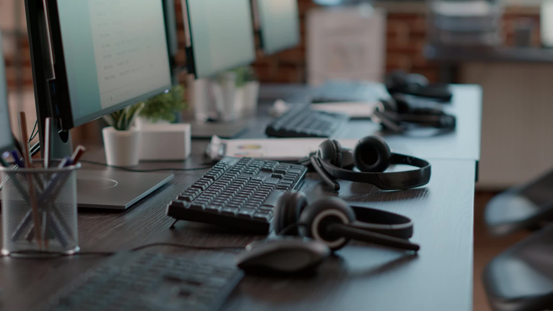 Arizona call center workers face uncertain future amid AI rise