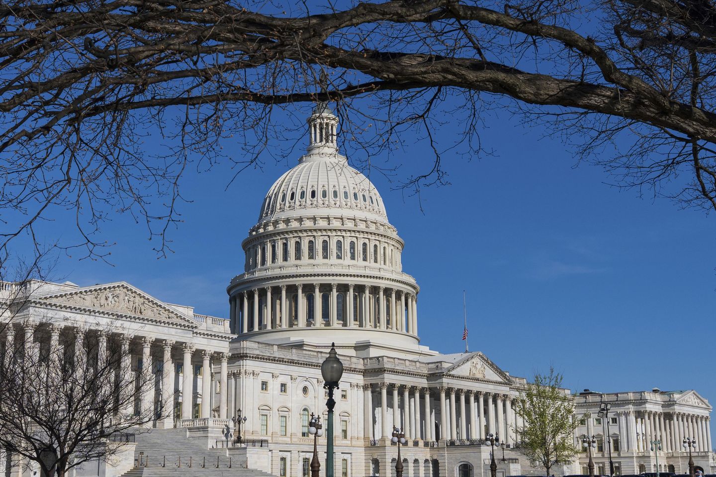 Democrats in position to flip 5-15 House seats, retake majority, per Cook Political Report