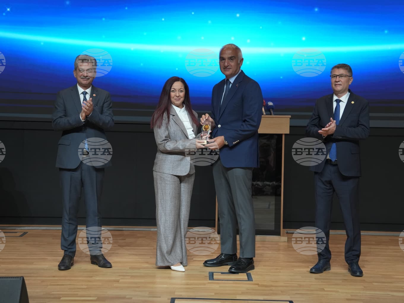 Bulgarian Turkologist Receives Award from Turkish Language Association in Ankara