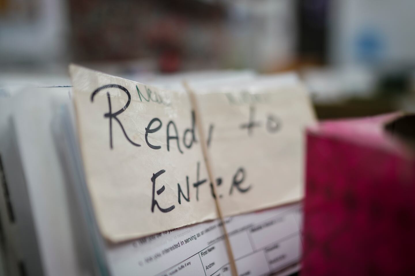 Delayed voter applications highlight the difficulties of registering in Texas, experts say