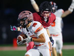 Big defensive plays help Verona football turn tide in first shutout win over rival Middleton