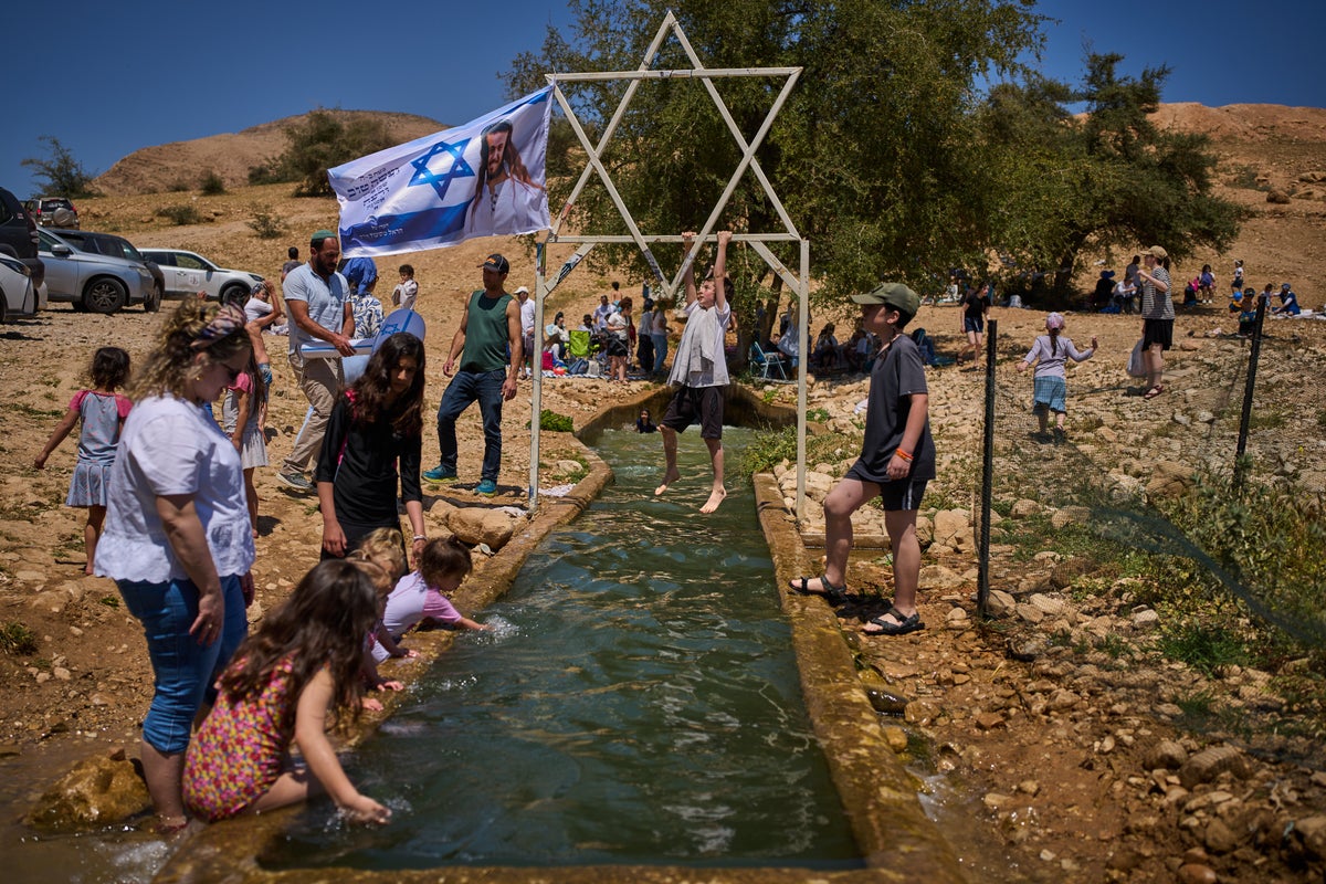 Far-right settlers divert West Bank spring water as Israel backs heritage site takeovers