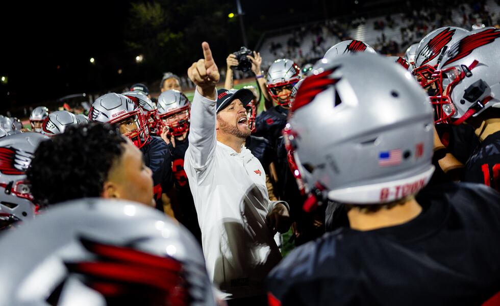 High school football: Bountiful loses turnover battle, beats Viewmont anyway in big Region 6 clash